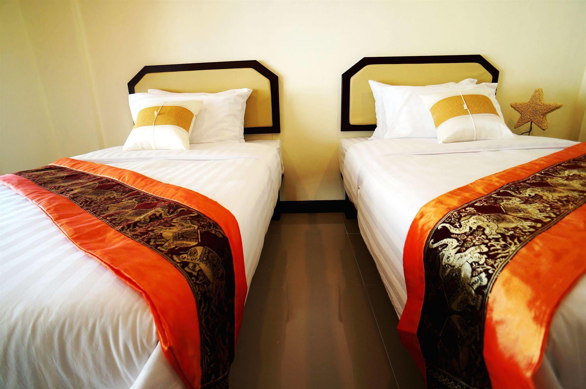 Hotel Manee Cool Mueang Chiang Mai Exterior foto