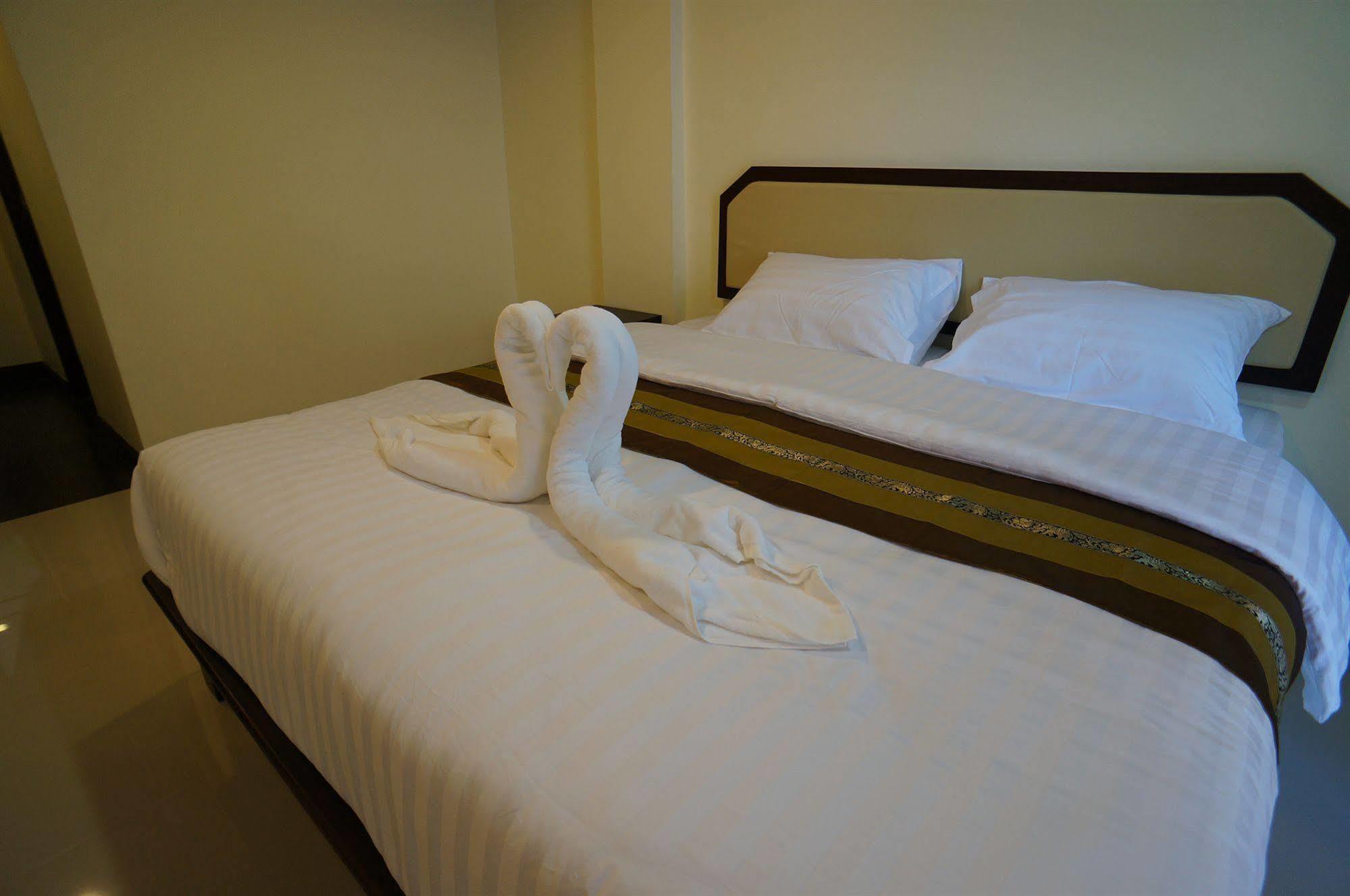 Hotel Manee Cool Mueang Chiang Mai Exterior foto